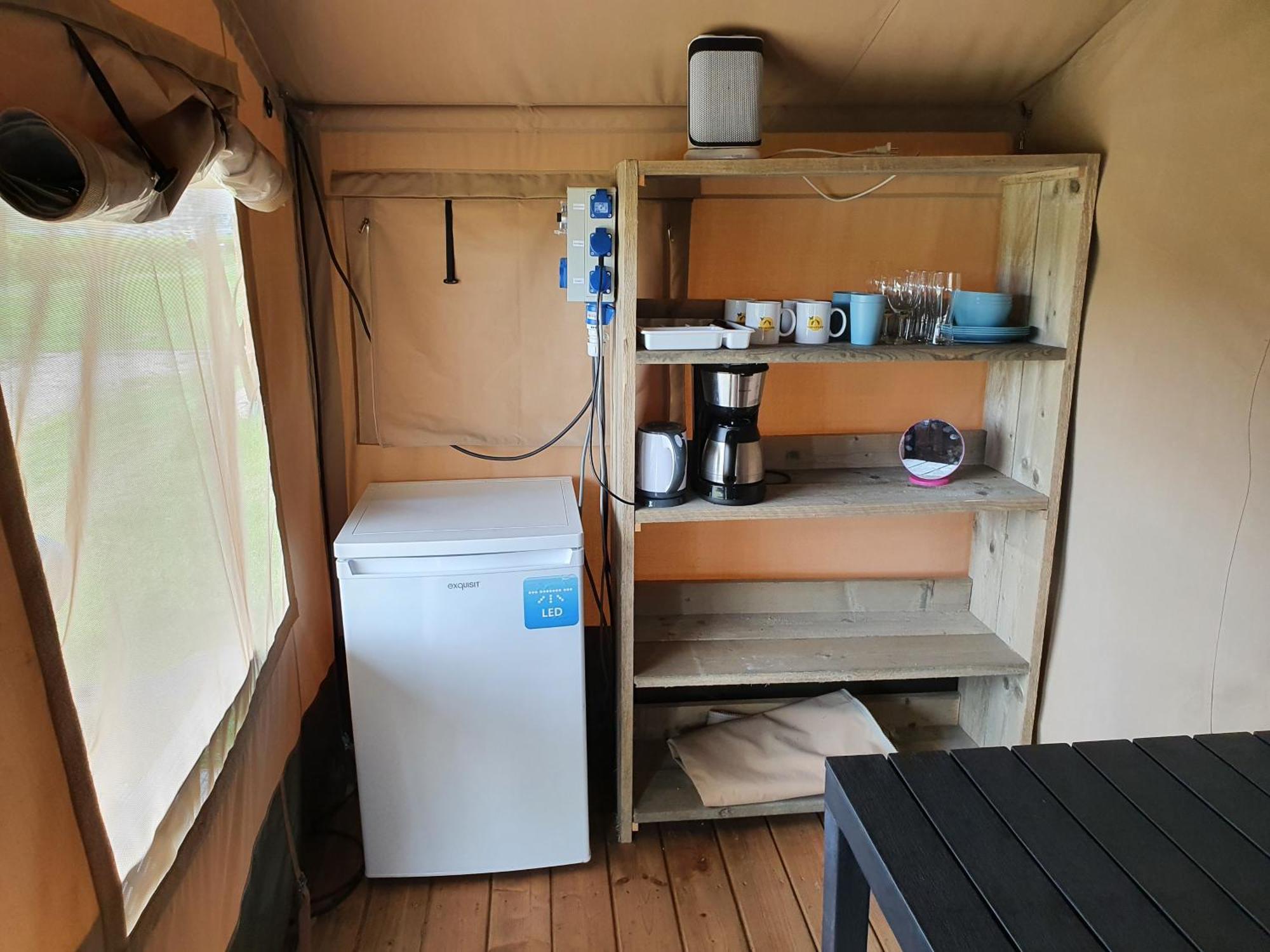Camping De Oude Rijn Ter Aar Room photo